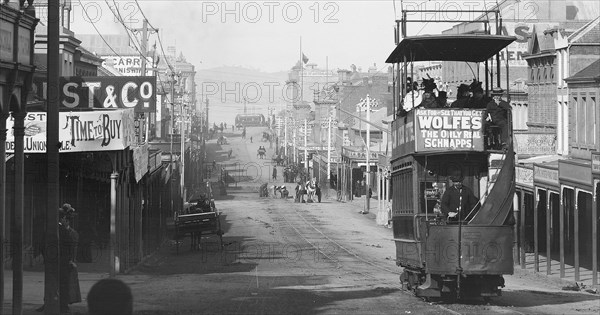 Elizabeth St looking down Melville