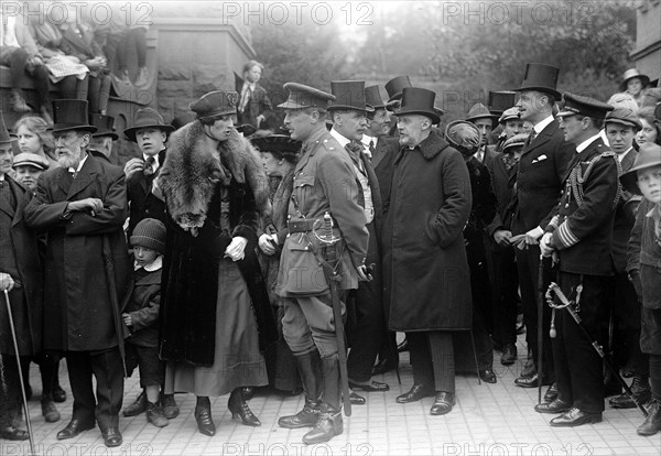 Gathering of Military leaders and dignitaries ca. 1914