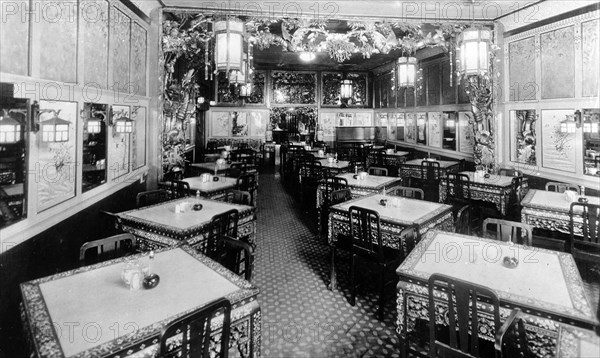 Interior view of Yuen Faung Low restaurant