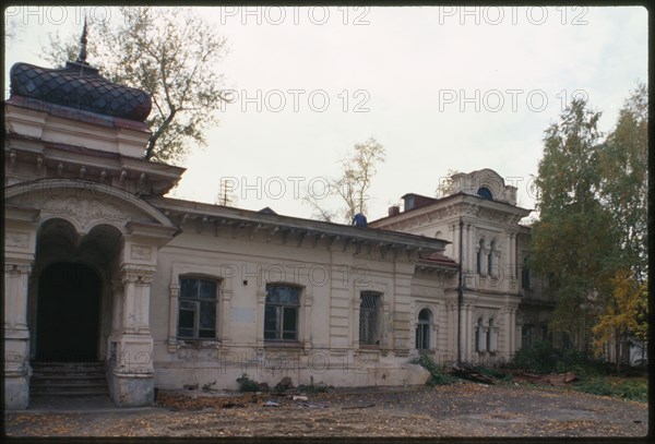 Mansion of the Tartar merchant, Karym Khamitov (1894), which is now being converted into a cultural center for the region's Tartar population, Tomsk, Russia; 1999
