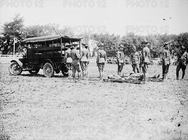 Red Cross ambulance ca.  between 1910 and 1935