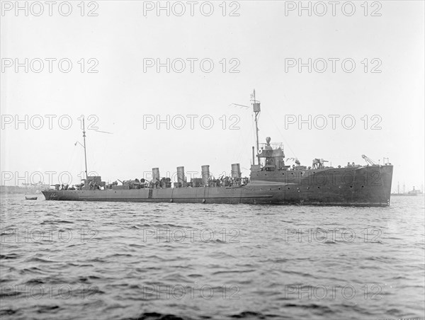 United States naval ship U.S.S Preston underway ca.  1910