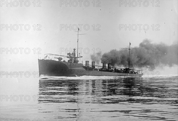 United States naval ship, U.S.S. Reid underway ca.  1910