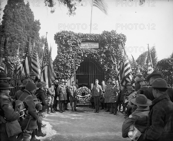 Boy Scouts at Mt. Vernon, [Virginia]. ca.  between 1910 and 1920