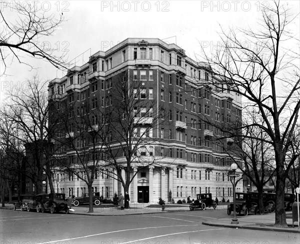 Building, corner of Massachusetts and 13th St., N.W., Washington, D.C. ca.  between 1910 and 1935
