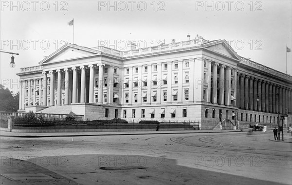 Treasury Department building in Washington D.C. ca. between 1909 and 1919