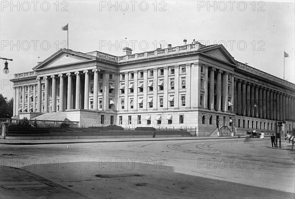 Treasury Department building in Washington D.C. ca. between 1909 and 1919