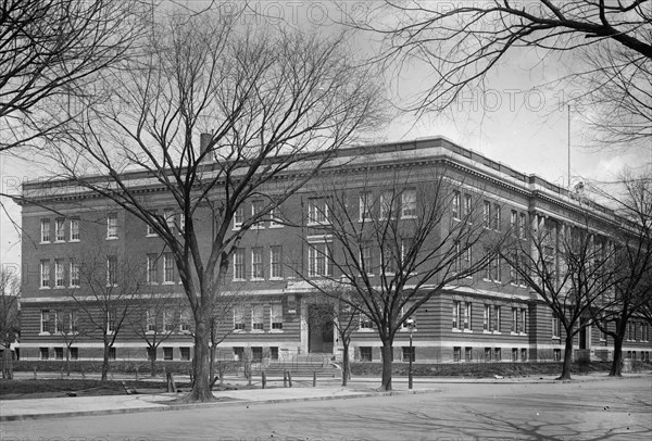 Early 20th century Business High School in an American city ca. between 1909 and 1923