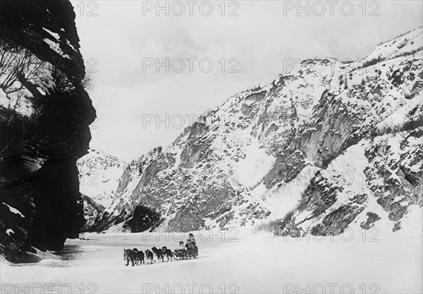 Dog sled team at the entrance to Keystone Canyon, Alaska ca. between 1909 and 1920