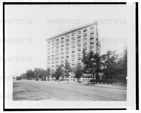 Commerce Department building, Washington, D.C., trolley cars on left side of image ca. between 1909 and 1920