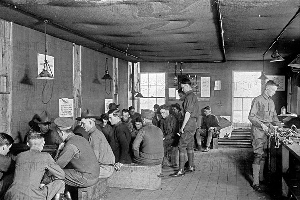 Soldiers learning at Springfield Machine Gun School ca. between 1909 and 1920