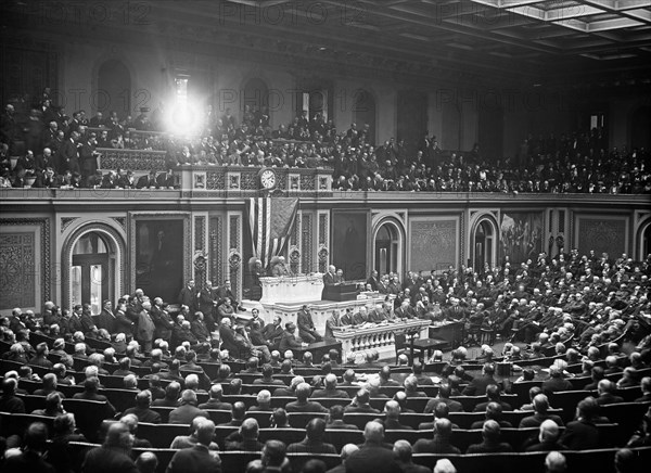 President Woodrow Wilson addresses Congress ca. between 1909 and 1925