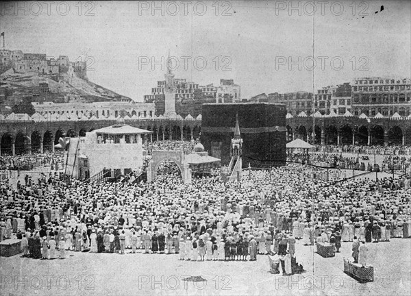 Palestine, Moslem [Muslim] Pilgrims at the Kaaba, sacred shrine in holy city of Mecca ca. between 1909 and 1919