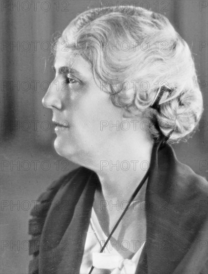 Portrait of Mrs. Herbert Hoover (Lou Henry Hoover) ca. between 1918 and 1928
