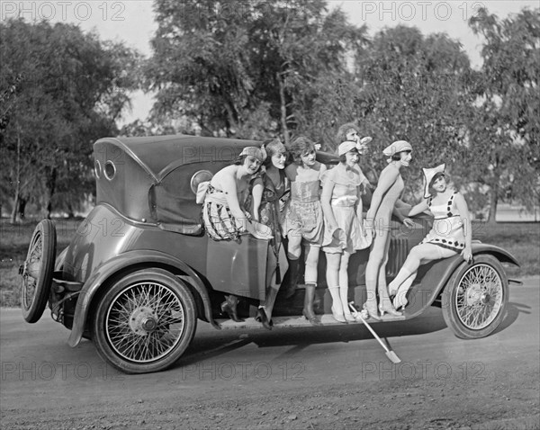 Mack Sennett girls ca.  between 1918 and 1920