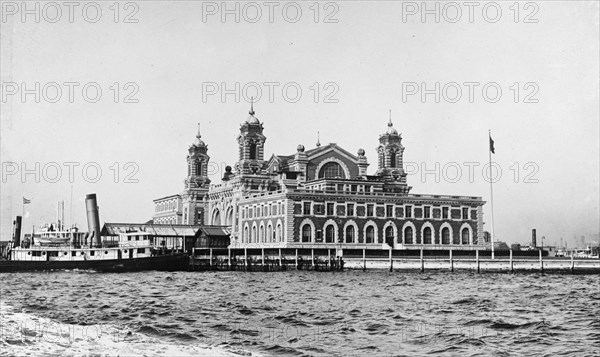 New York, Ellis Island ca.  between 1918 and 1920