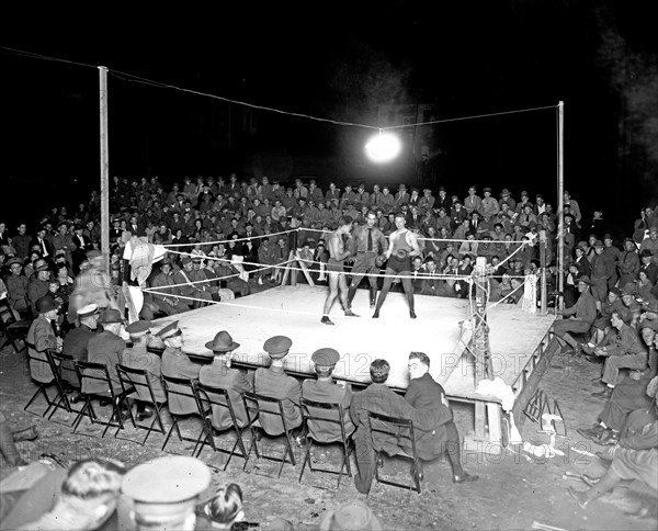 Boxing match at Walter Reed Hospital [Washington, D.C.] ca.  between 1918 and 1928