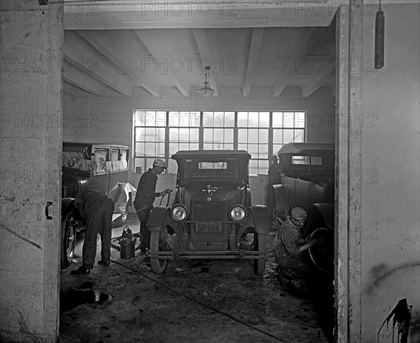 Joseph McReynolds service station ca.  between 1918 and 1928