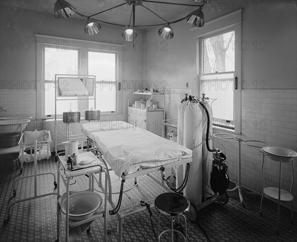Washington Sanitarium, [Takoma Park, Maryland], operating room ca.  between 1918 and 1928
