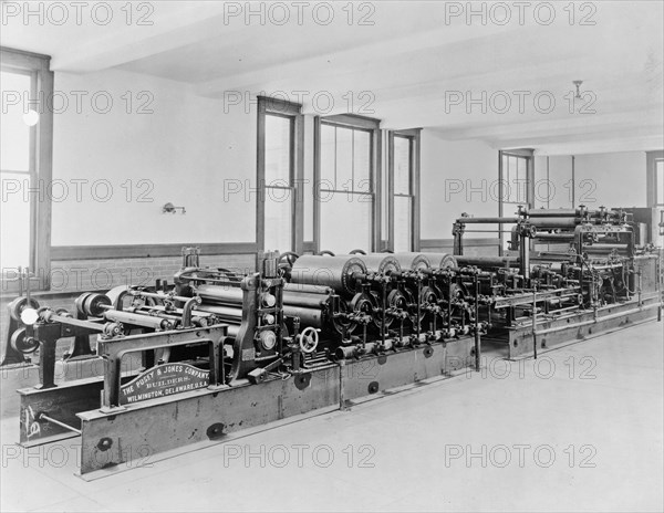 Paper manufacturing machine of the Pusey & Jones Company, at the Bureau of Standards ca. 1909