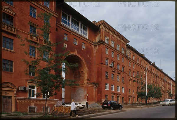 Apartment building (Volochaev Street, 1950-53), Khabarovsk, Russia; 2000