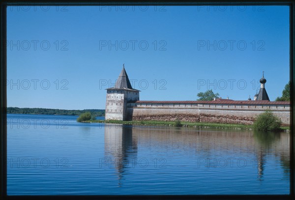 St. Cyril (Kirill)-Belozersk Monastery, southeast wall with Svitochnaia Tower (1660s), Kirillov, Russia 1998.