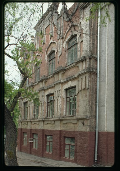 Women's Highschool (Zaparin Street facade), (1913), Khabarovsk, Russia; 2002