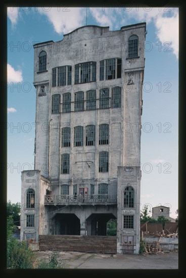 State Bank Grain Elevator (1913-16), Cheliabinsk, Russia; 2003