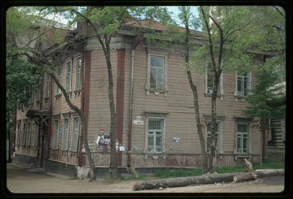 House (Frunze Street 85), (around 1910), Khabarovsk, Russia; 2002