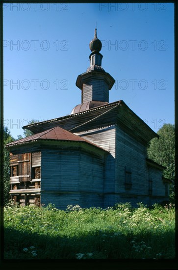 Log Church of St. Nicholas (1642, 18th century), northeast view, Shelomya, Russia; 2000