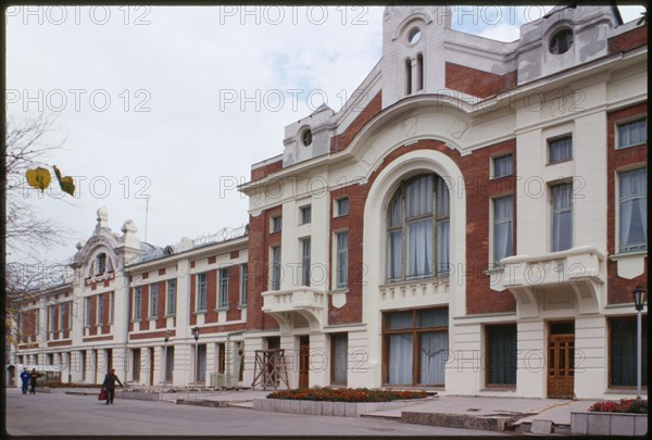 City Trading Center (1911), park facade. Designed by the noted Siberian architect Andrei D. Kriachkov, this building served as the main administrative and commercial center of the city, Novosibirsk, Russia 1999.