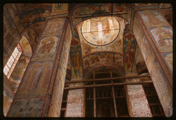 Church of Saint Nicholas Mokryi (1665-72), interior, view east with remnants of icon screen and frescoes (1672), Yaroslavl', Russia; 1997