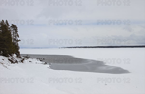 Yellowstone Lake at Pumice Point in Yellowstone National Park; Date: 18 April 2014