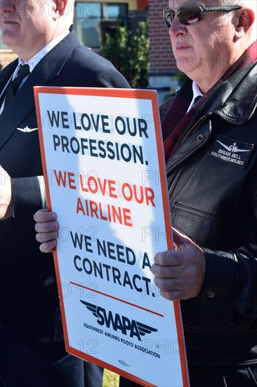 Southwest Airlines Pilots  upset over having no contract protest outside Love Field in Dallas, TX, USA (February 3, 2016)