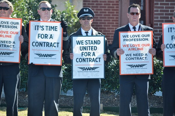 Southwest Airlines Pilots  upset over having no contract protest outside Love Field in Dallas, TX, USA (February 3,2016)