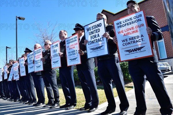 Southwest Airlines Pilots  upset over having no contract protest outside Love Field in Dallas, TX, USA (February 3,2016)