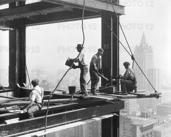 Riveting gang on Empire State Building