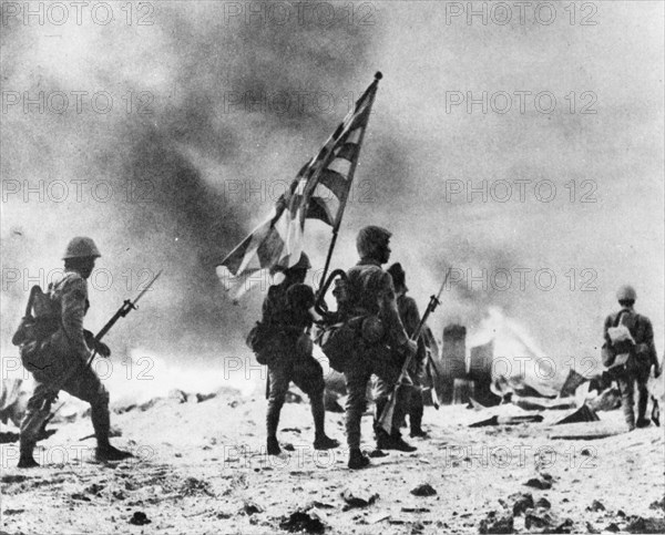 Imperial forces landing on the beach at Kavieng