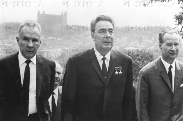 Ceremony honoring Russians killed in WWII