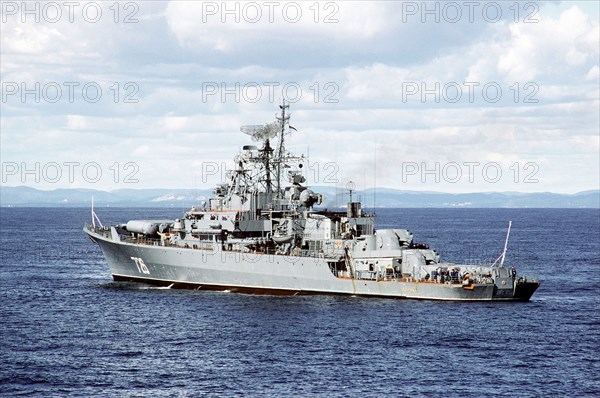 Port quarter view of the Soviet Krivak class frigate DRUZHNYY