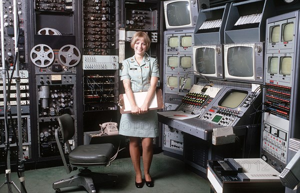 A female U.S. Army audiovisual technician