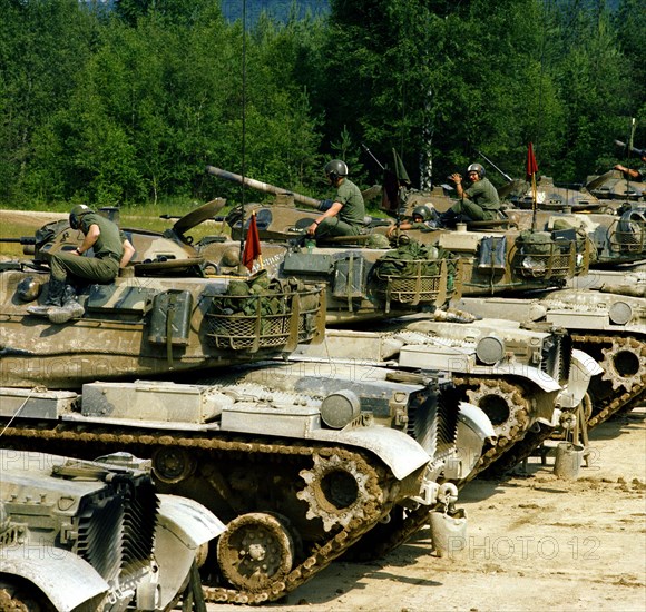 M60 tanks