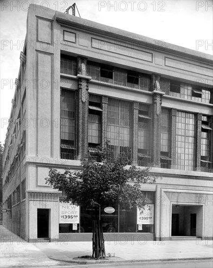 Oakland Automobile Company dealership