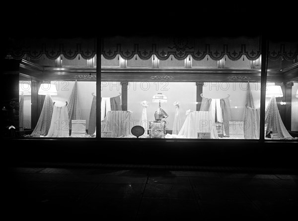 Quaker Lace Company window display