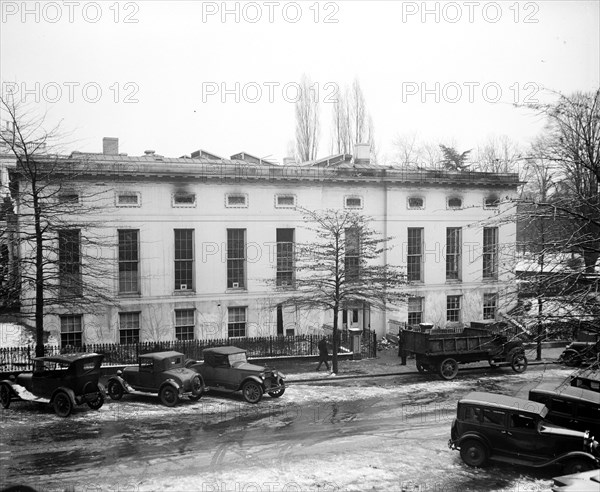 Side view of White House offices