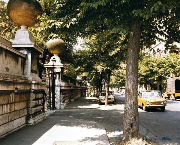 U.S. embassies consulates and chancery buildings