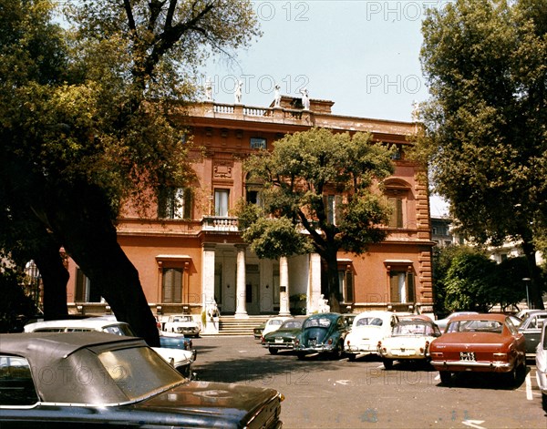 U.S. embassies consulates and chancery buildings