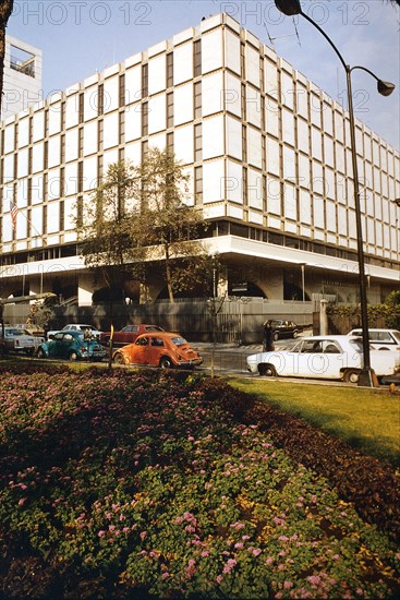 U.S. embassies consulates and chancery buildings