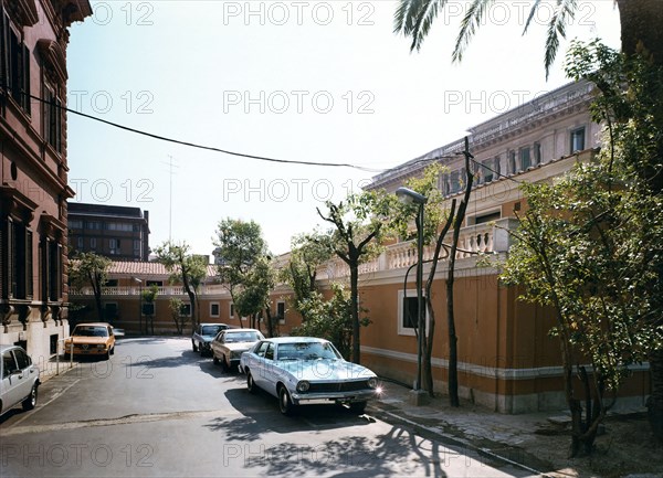 U.S. embassies consulates and chancery buildings