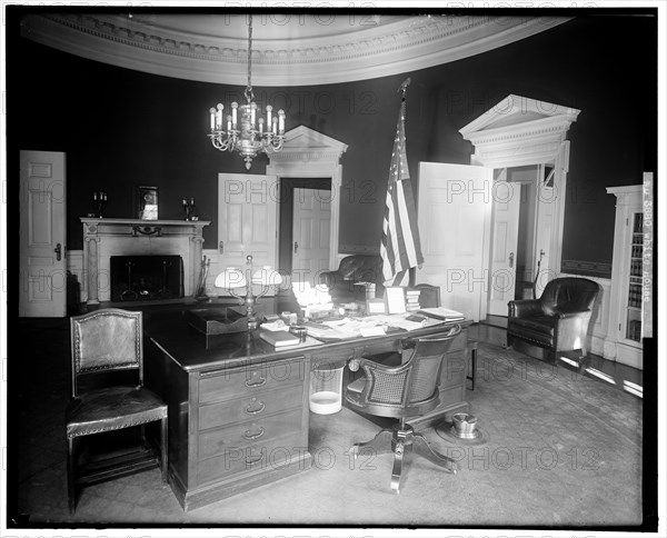 White House: President desk ca. 1905